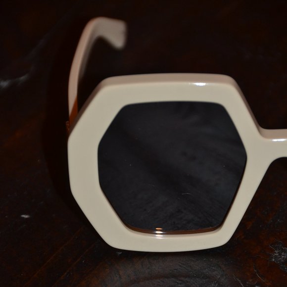 RARE GUCCI IVORY HEXAGON DOUBLE G ITALY GEOMETRIC OVERSIZED SUNGLASSES GG0772S main image 6